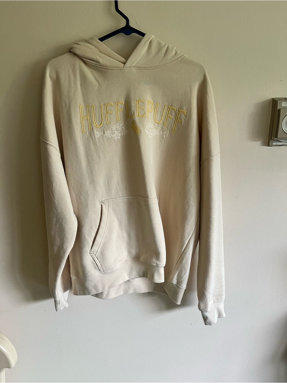 Wizarding World Harry Potter Hufflepuff Sweatshirt Hoodie with Yellow Embroidery